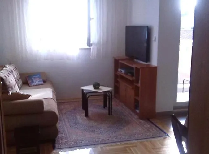 Zdenka Apartment *