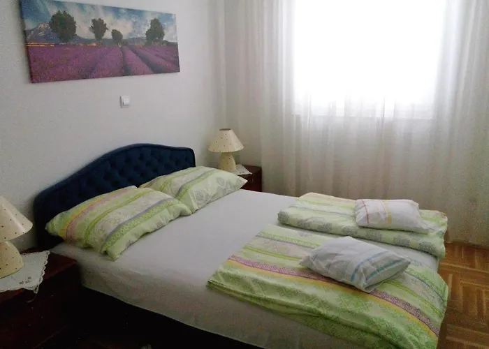 Zdenka Apartment *