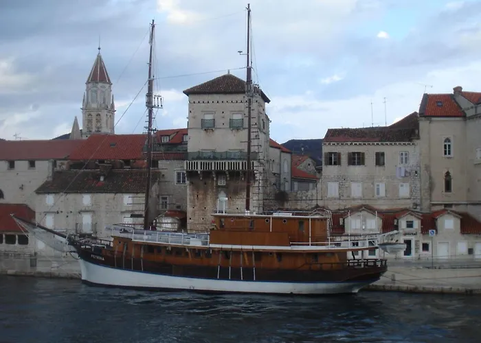 Zdenka Apartment Trogir