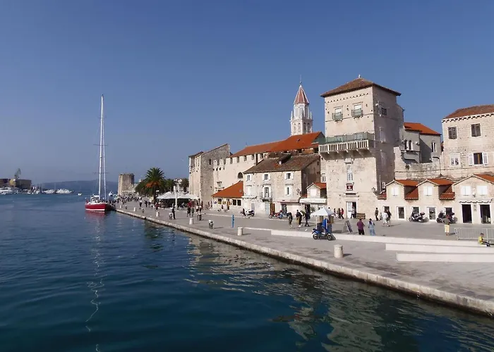 Zdenka Apartment Trogir