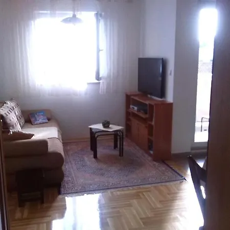 Zdenka Apartamento *